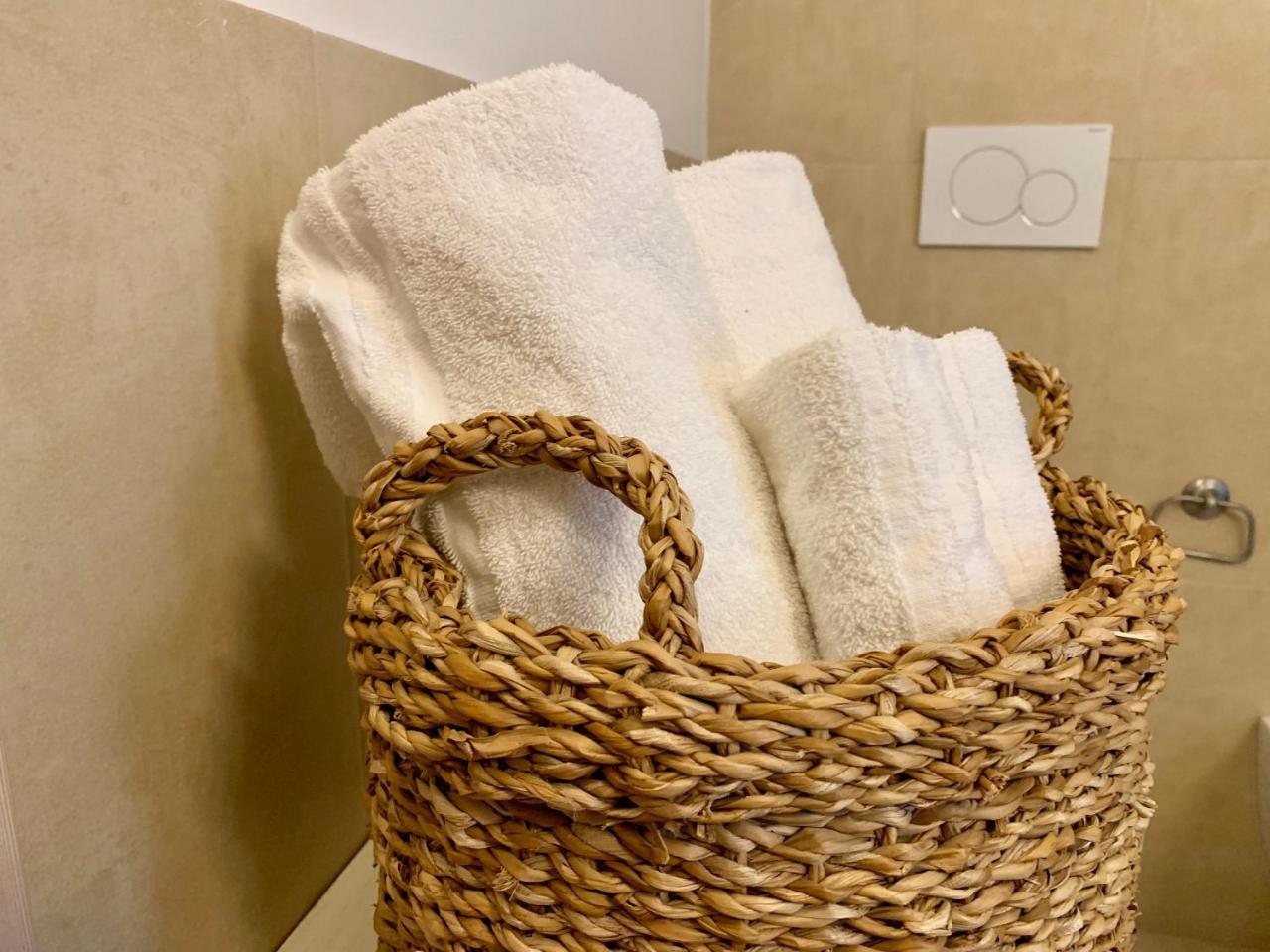 Porta Ronca - B&B, Suites & Apts ロー エクステリア 写真